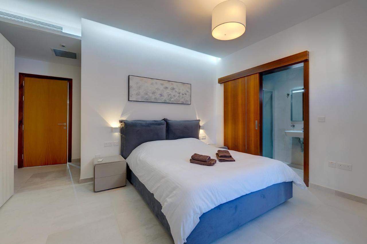 Superlative Apartment With Valletta And Harbour Views Sliema Exteriér fotografie