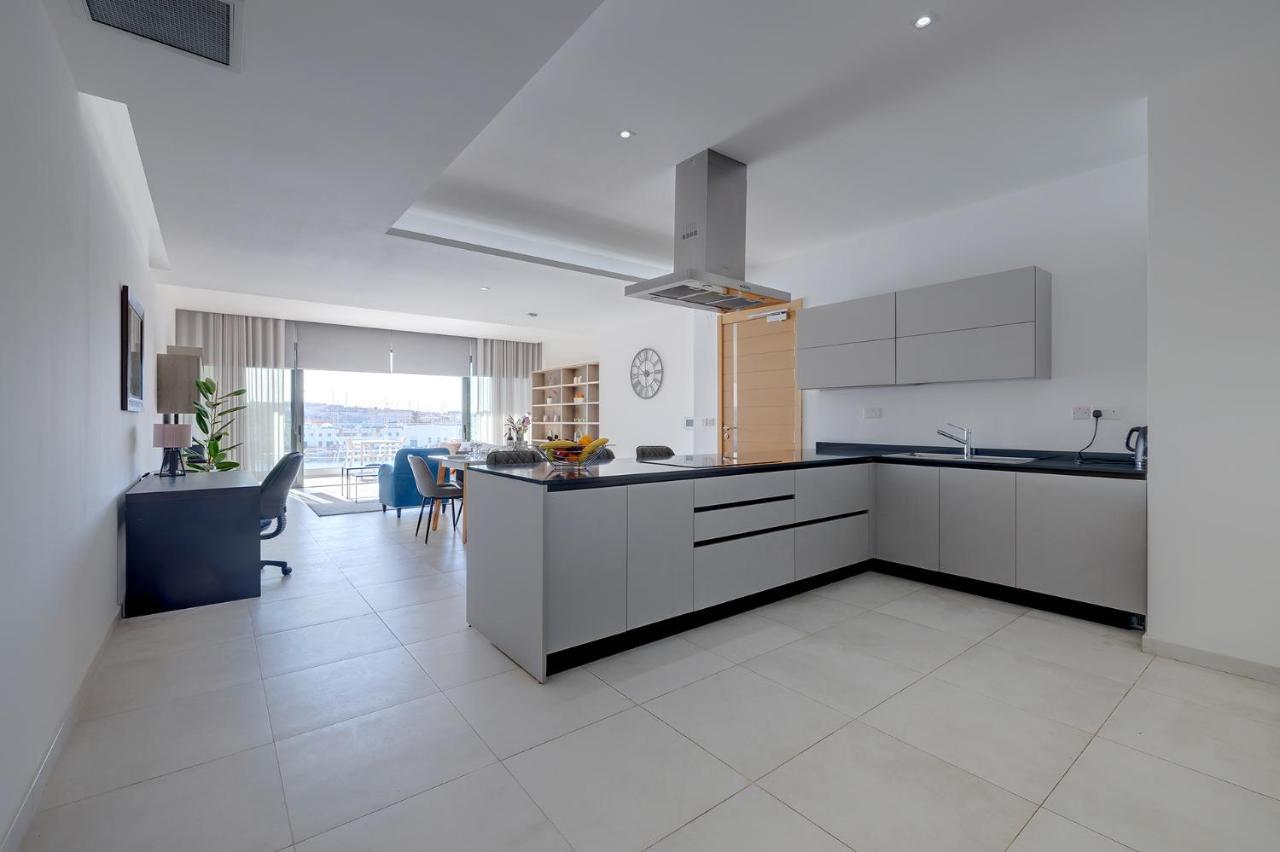 Superlative Apartment With Valletta And Harbour Views Sliema Exteriér fotografie