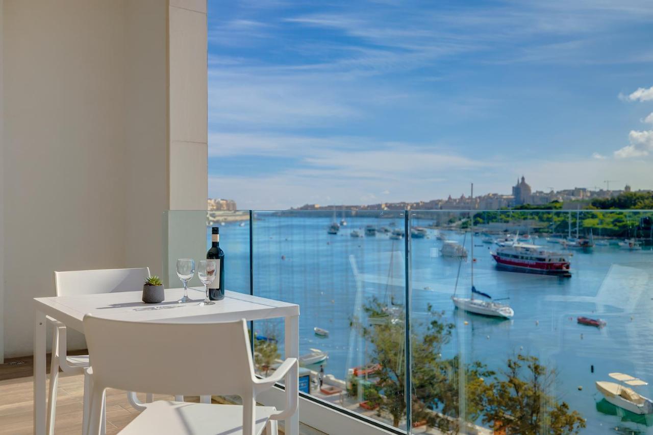 Superlative Apartment With Valletta And Harbour Views Sliema Exteriér fotografie