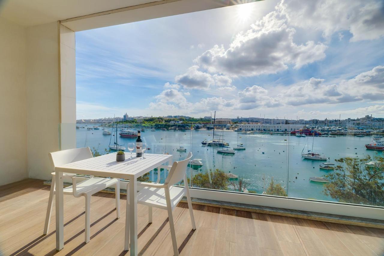 Superlative Apartment With Valletta And Harbour Views Sliema Exteriér fotografie