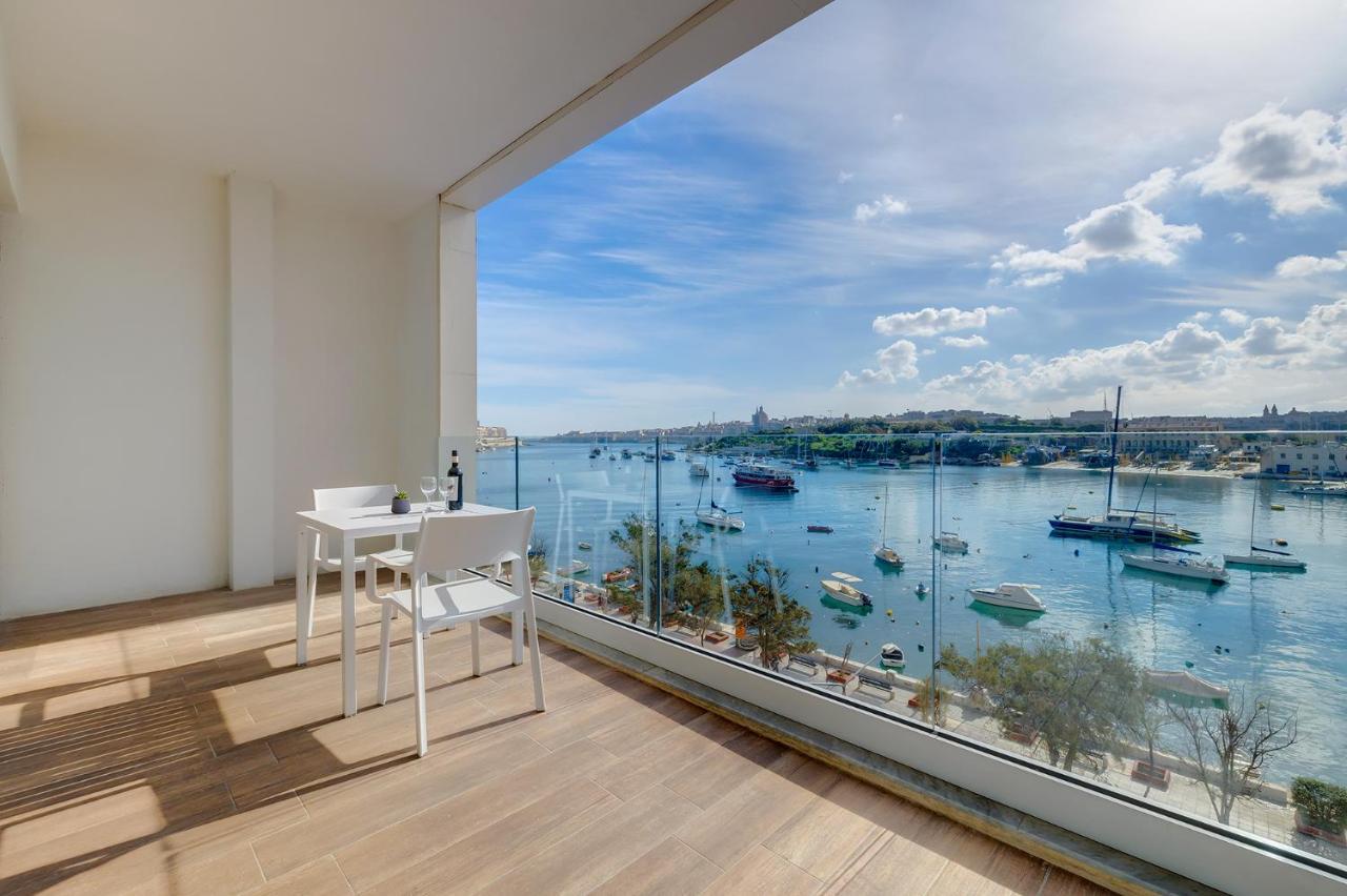 Superlative Apartment With Valletta And Harbour Views Sliema Exteriér fotografie
