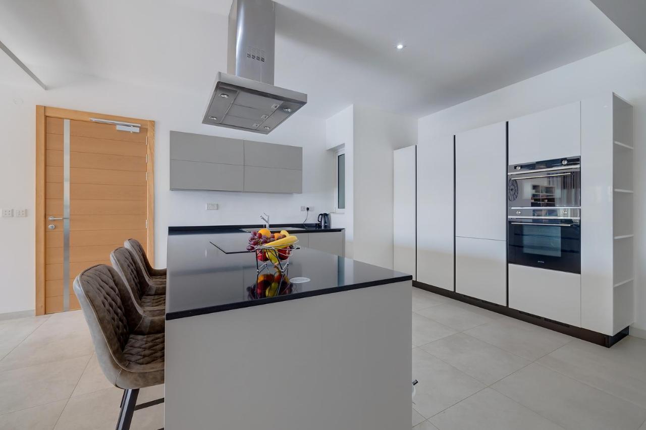 Superlative Apartment With Valletta And Harbour Views Sliema Exteriér fotografie